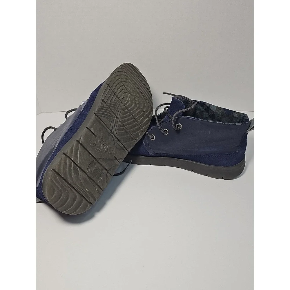 UGG K Canoe‎ Reflective Kids Shoes size 5Y